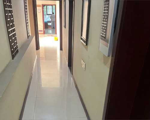 国内代生孩子费用,2岁男孩接种乙脑疫苗后一直呕吐是正常的吗